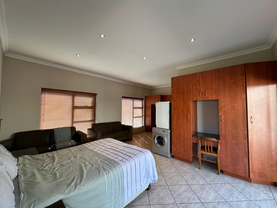 5 Bedroom Property for Sale in Xanadu Eco Park North West